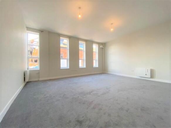 8 College Street 6.jpg