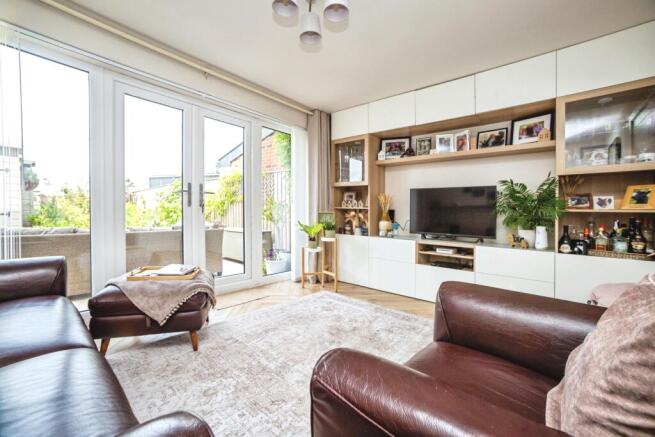 3 bed Semi-Detached for sale Image 4