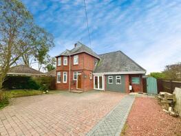 140, Grantham Road, Waddington, Lincoln LN5 9NU