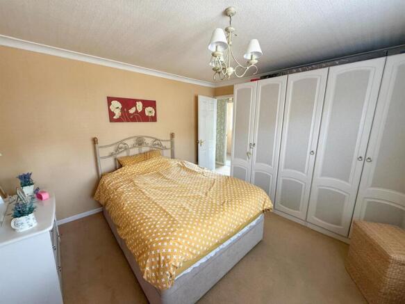 2 bed detached bungalow, Silsden 6
