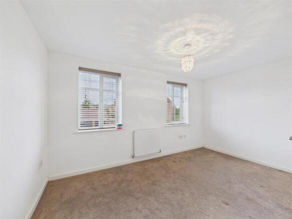 3 bed Town House for sale Image 10