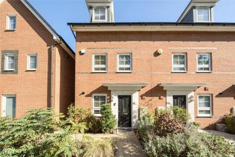 Blackbess Lane, Chertsey, Surrey, KT16