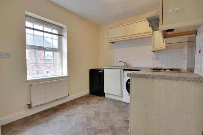 2 bed Flat for sale Image 5