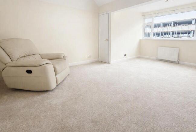 3 bed Terraced for sale Image 10
