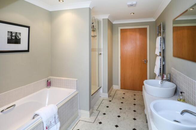 Bath/Shower Room