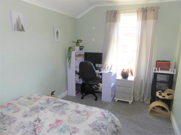 BEDROOM 2