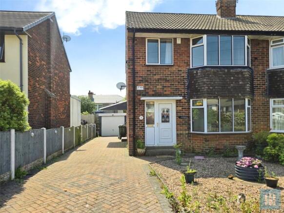 3 bed Semi-Detached to rent in batley