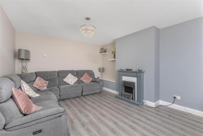 36 Goodrington Close, Banbury-5.jpg