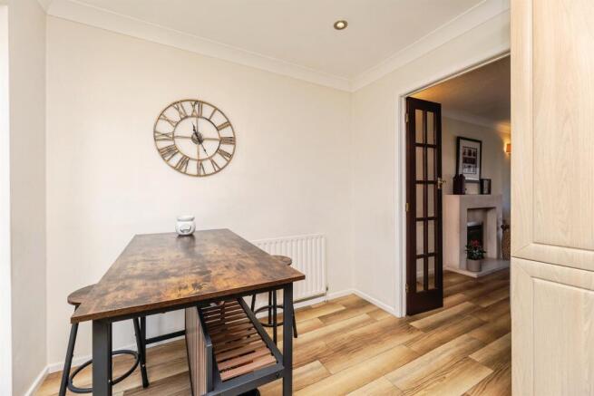 3 bed Semi-Detached for sale Image 8