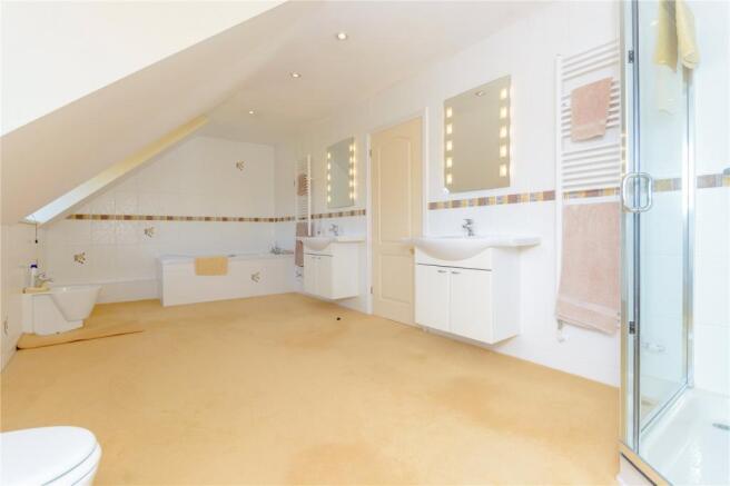 En Suite Bathroom