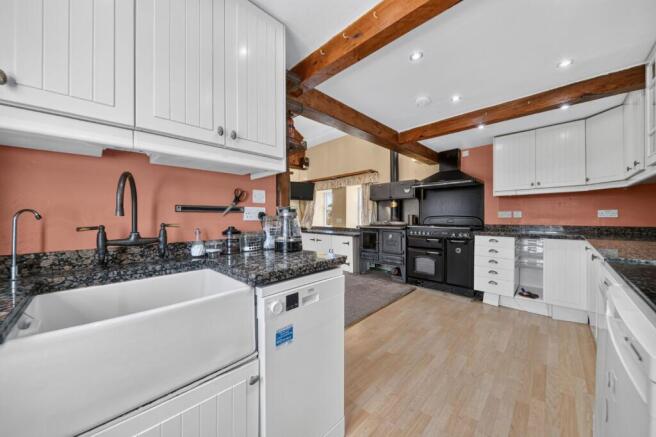 2 bed House for sale Image 5