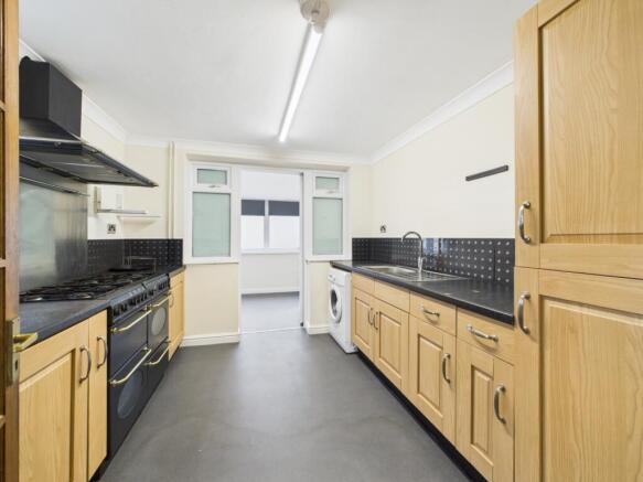 CAM02023G0-PR0181-STILL012