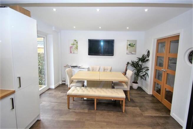 Kitchen/ Dining Area