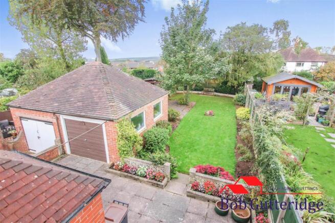 ENCLOSED REAR GARDEN