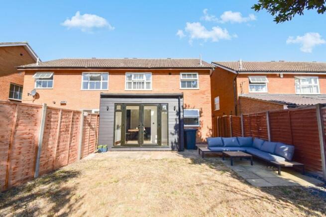 Hamble Road, Bedford, MK41 photo 4