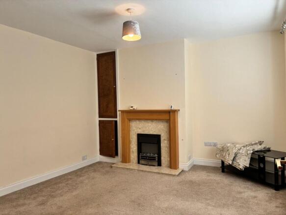 3 bed Terraced to rent Image 8