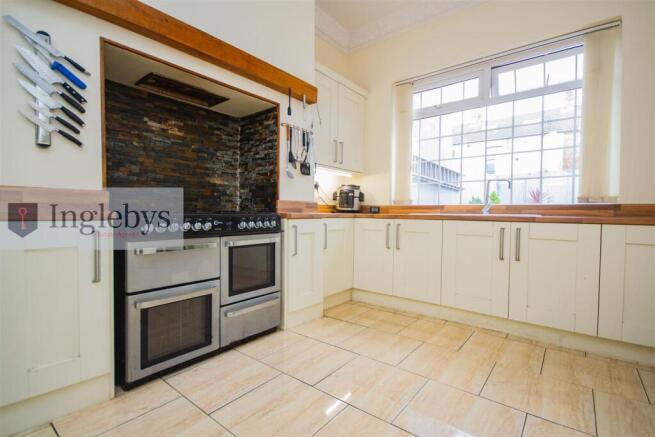 3 bed Terraced for sale Image 8