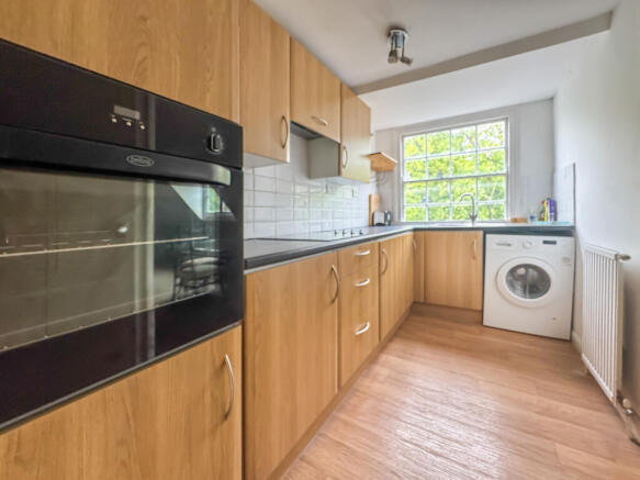 Flat 7 Clarendon House High Street, Newmarket, Suffolk photo 4