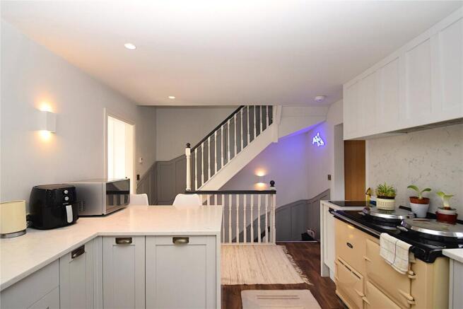 3 bed House for sale Image 5