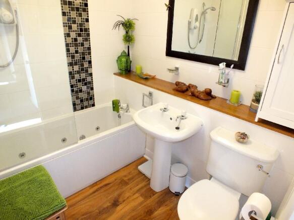 BATHROOM/W.C.