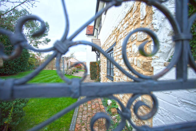 Photo 7