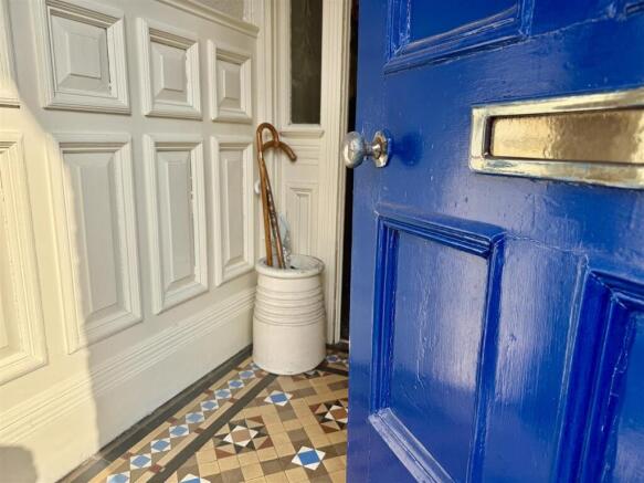 ENTRANCE VESTIBULE