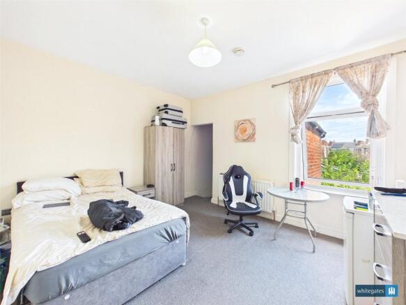 4 bed Terraced for sale Image 8
