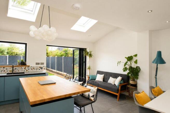 KITCHEN DINING ROOM