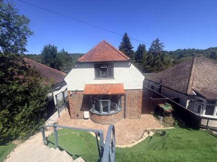 74 Valley Road, Kenley, Surrey, CR8 5BU