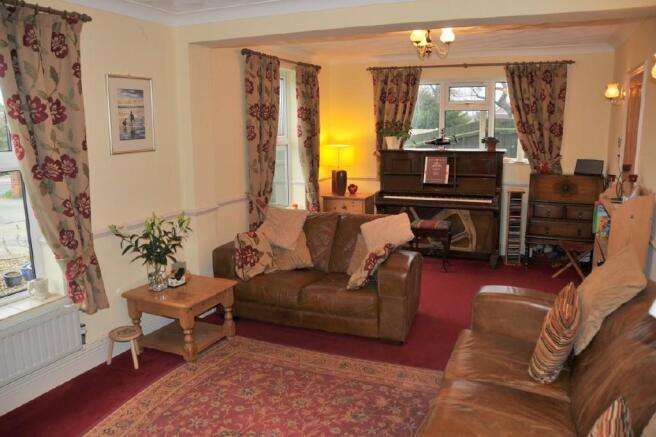 Living Room (alt)