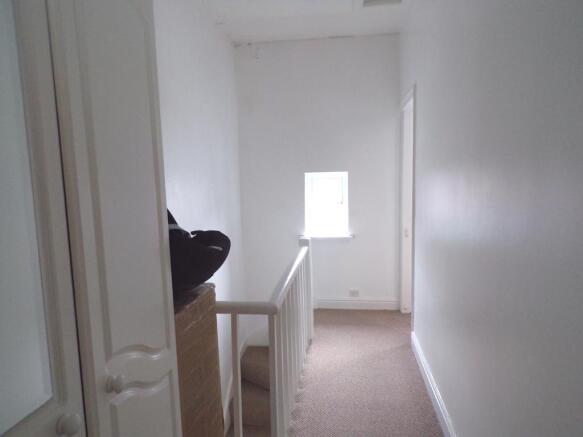 2 bed Terraced to rent Image 8