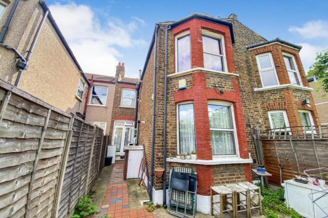 39 Waldeck Road, Duckett's Green, London N15 3EL