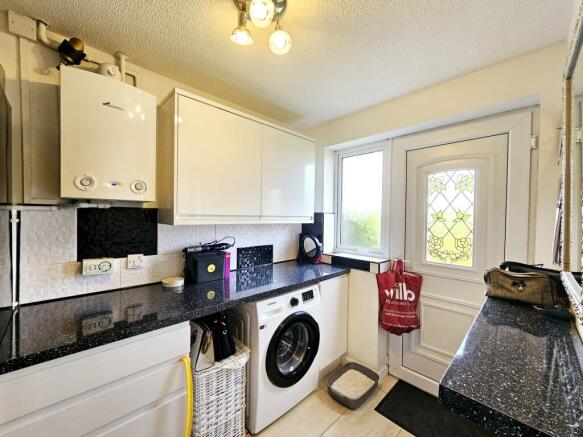 4 bed Detached for sale Image 7