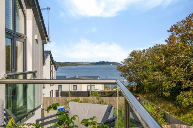REAR BALCONY