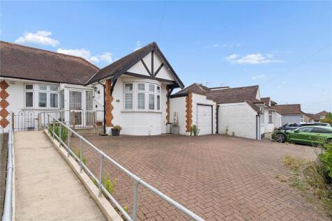 Ayr Way, Rise Park, RM1
