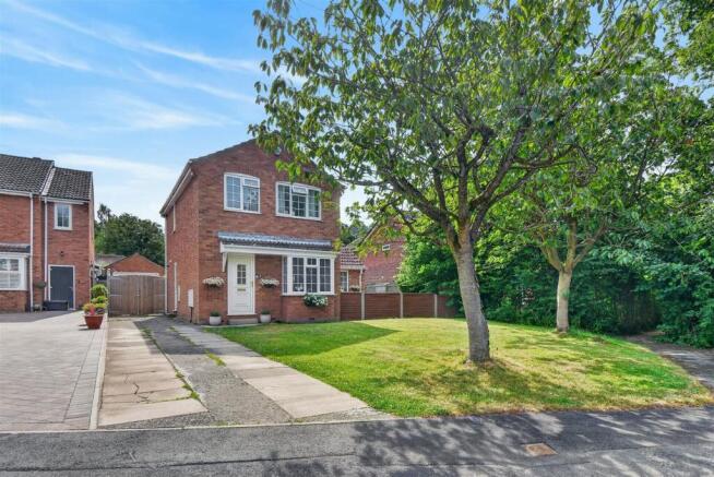 3 bed Detached for sale Image 10