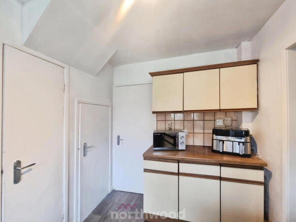 3 bed Semi-Detached for sale Image 8