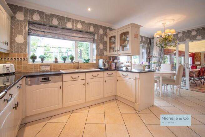 Kitchen/Dining