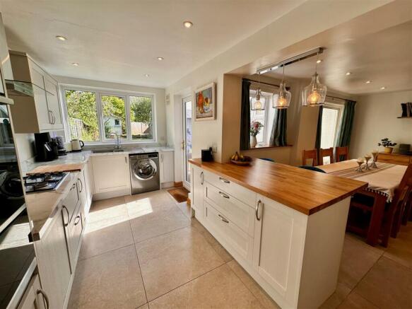 KITCHEN/DINER