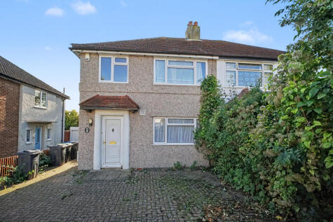10 Gascoigne Road, New Addington, CR0 0NA