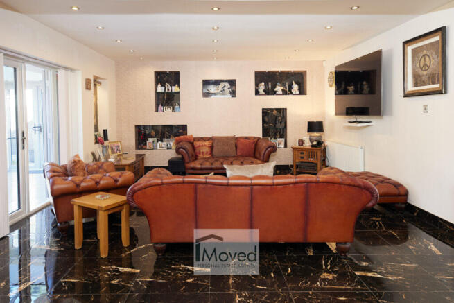 4 bed Detached for sale Image 8