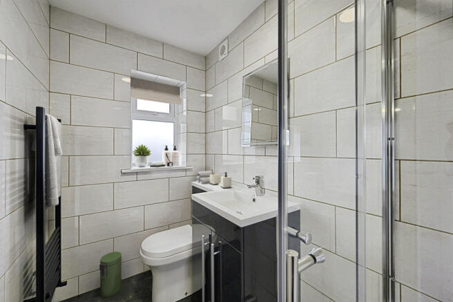 4 bed Semi-Detached for sale Image 6