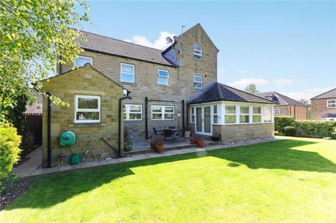 5 bed Detached for sale Image 10