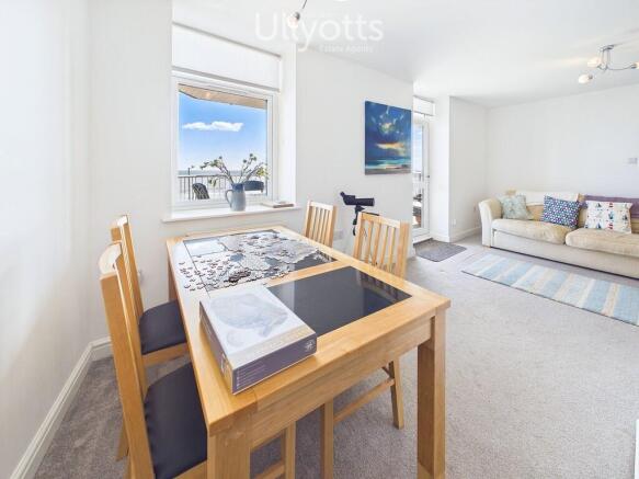 2 bed Apartment for sale Image 7
