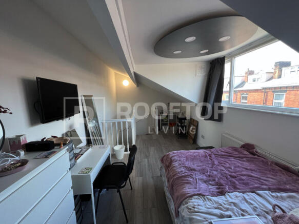 2 bed House to rent Image 6