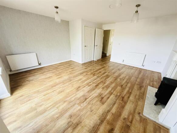 3 bed Terraced for sale Image 7