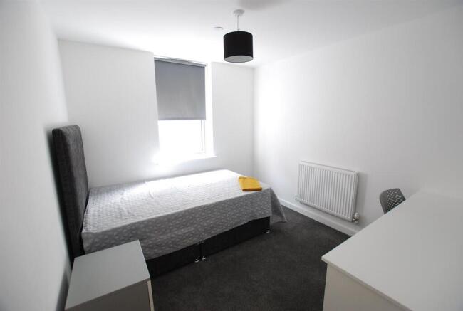 5 bed Terraced to rent Image 5