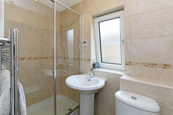 4 bed Detached for sale Image 11