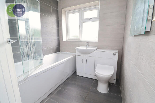 2 bed Semi-Detached to rent Image 12