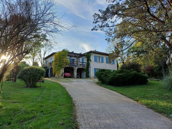 Photo 11